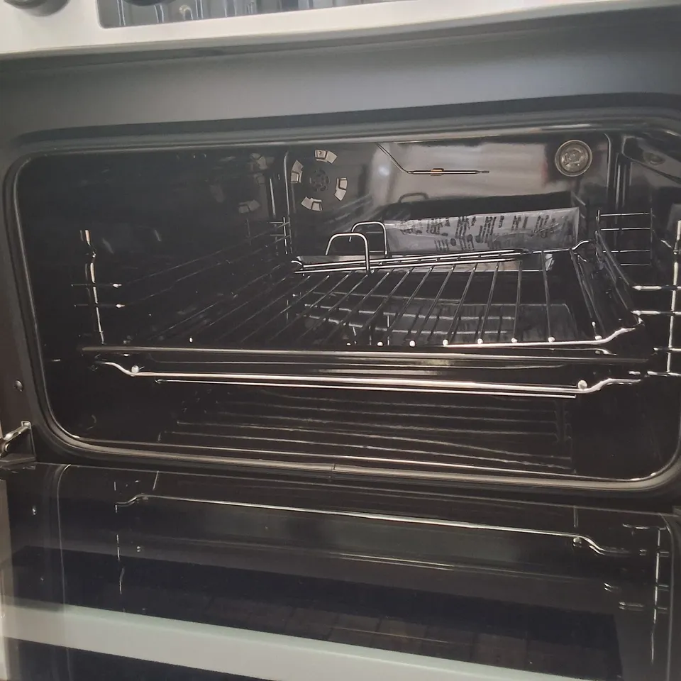HISENSE HDCEC5C10W FREESTANDING CERAMIC ELECTRIC COOKER WITH DOUBLE OVEN - WHITE