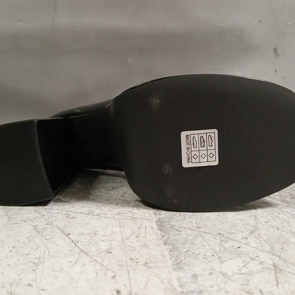 BOXED PAIR OF KOI PLATFORM BLOCK HEELS IN BLACK SIZE UK 8