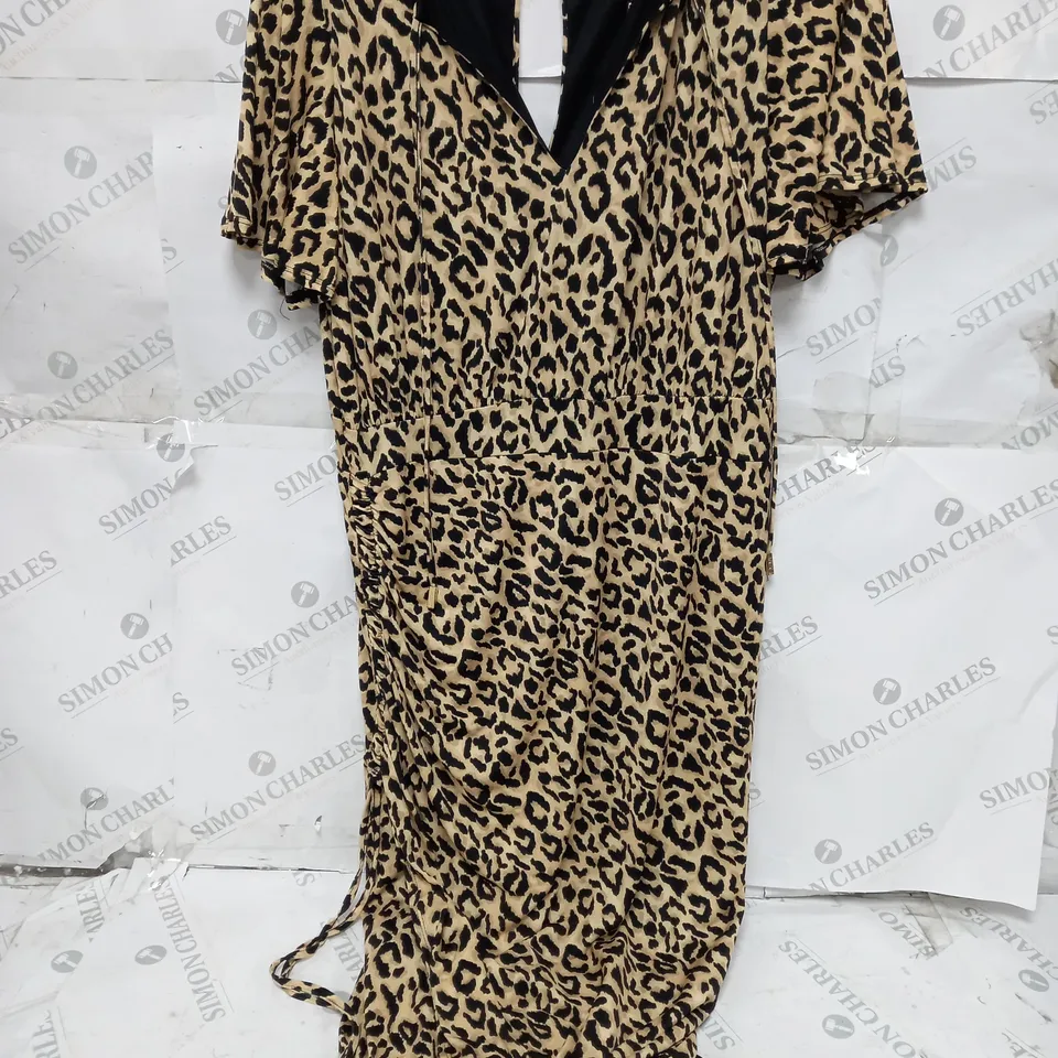 BIBA V-NECK JERSEY DRESS IN LEOPARD PRINT - SIZE 16(XL)