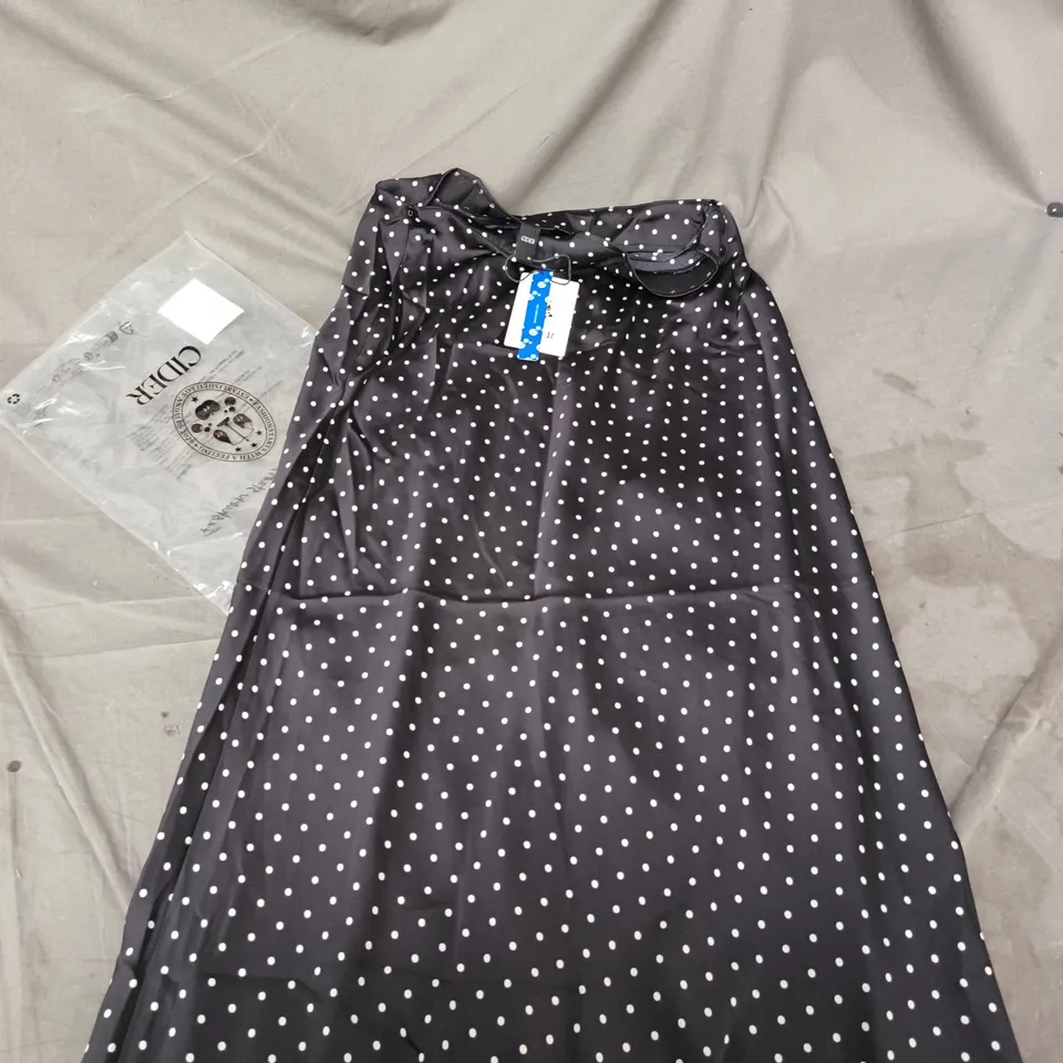 CIDER BLACK POLKA DOT SKIRT – WHITE DOTS – UK XL