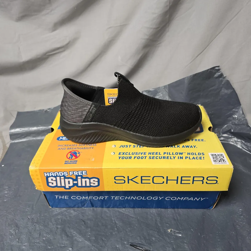 SKECHERS HANDS FREE SLIP-INS SLIP-ON SHOES – BLACK, MEMORY FOAM (BOXED) SIZE 4