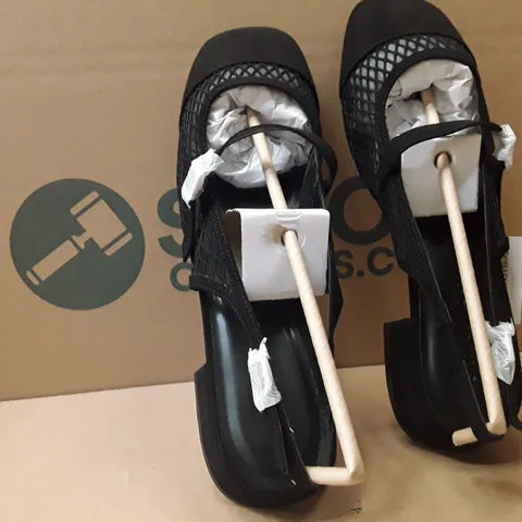 BOXED BRAND NEW SIMPLY BE JUPITER EXTRA WIDE SHOES SIZE 8 BLACK COLOUR APPROXIMATELY 9 PIECES