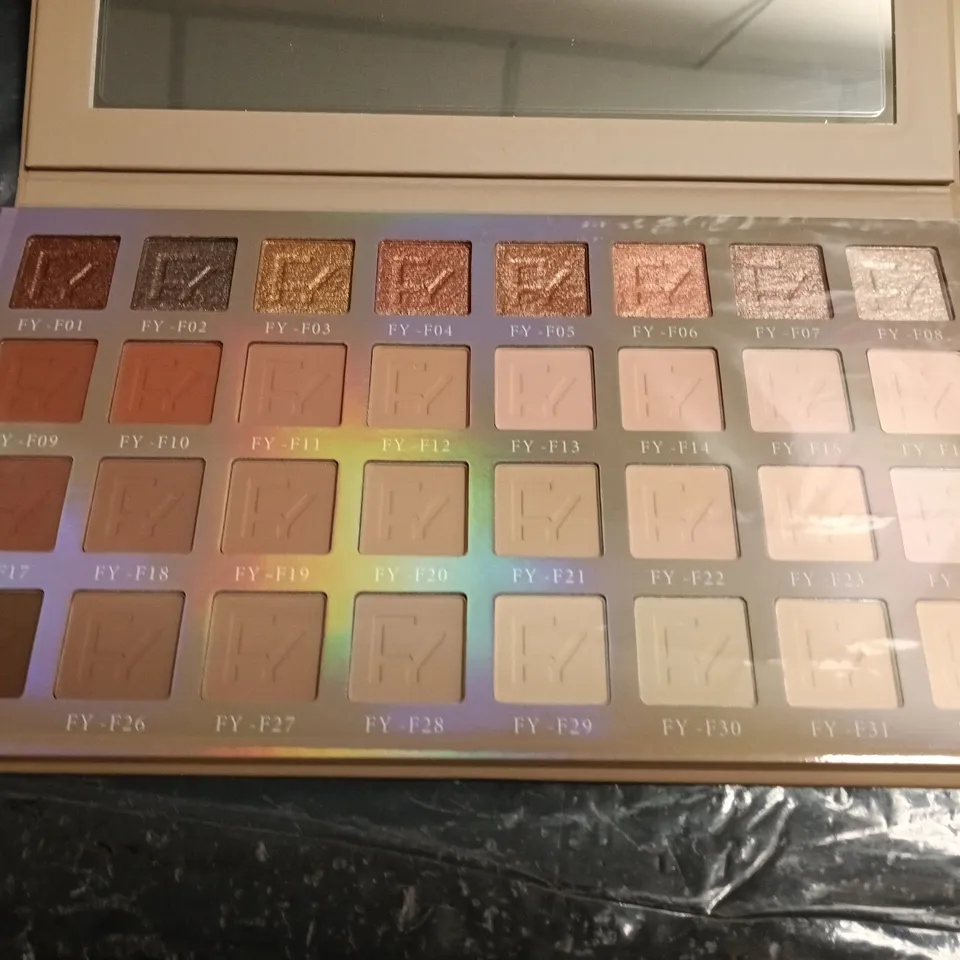 FYNE FAIR SHADOW PALLETTE