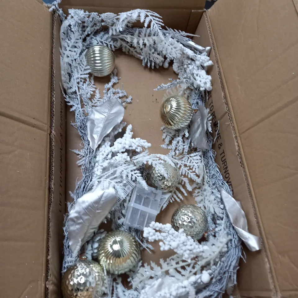 BOXED CHRISTMAS SNOWY GARLAND  RRP £24