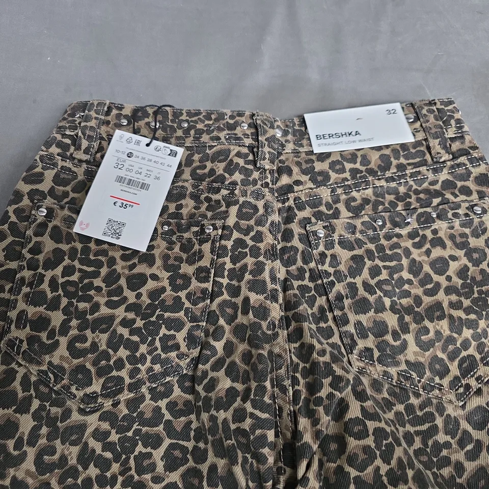 BERSHKA STRAIGHT LOW WAIST JEANS IN ANIMAL PRINT - UK 04