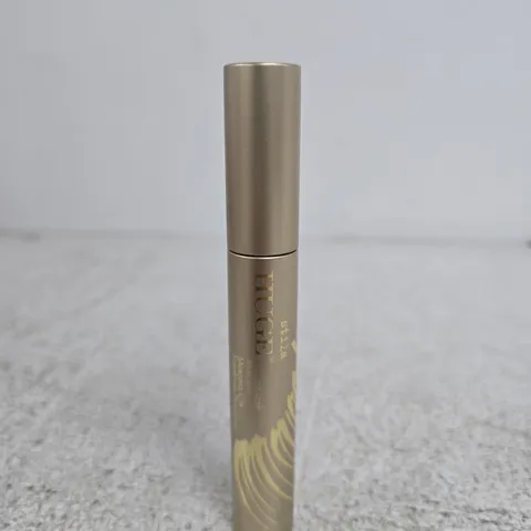 STILA HUGE EXTREME LASH MASCARA