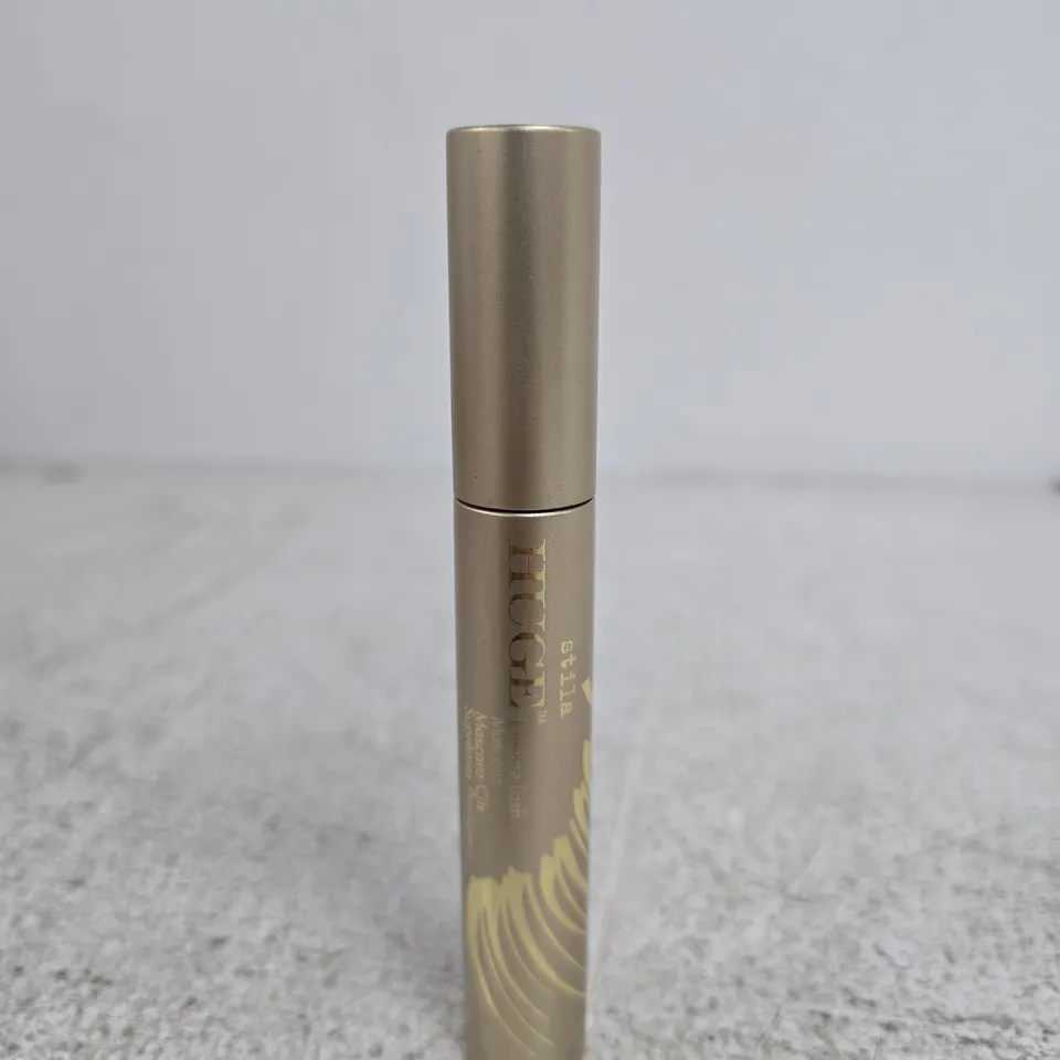 STILA HUGE EXTREME LASH MASCARA 