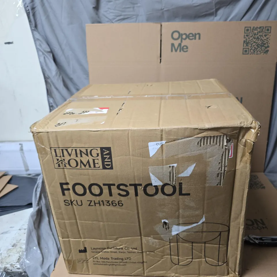 FOOTSTOOL – LIVING & HOME (SKU ZH1366)