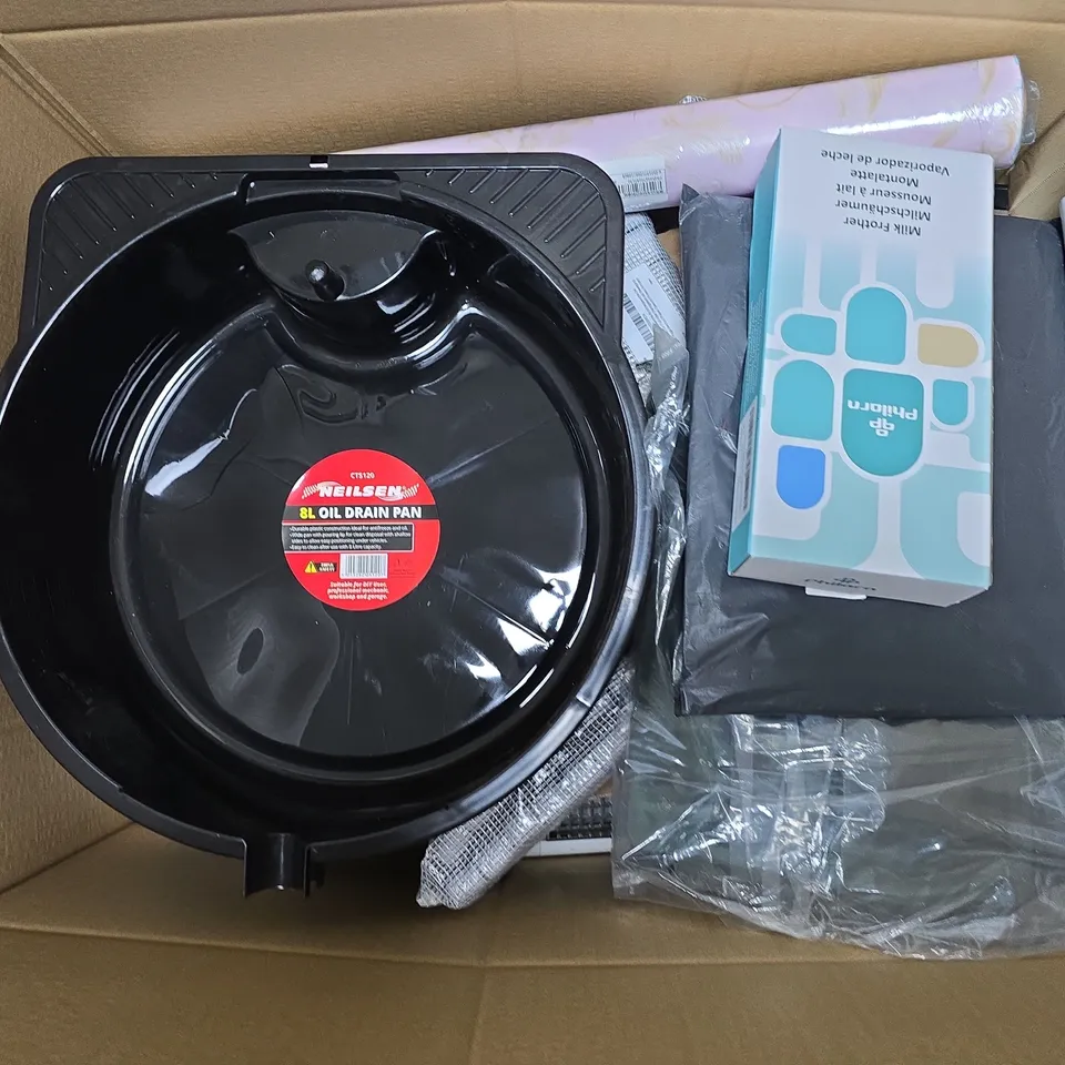 APPROXIMATELY 10 ASSORTED ITEMS TO INCLUDE BODY WEIGHTS, 8L OIL DRAIN PAN, WALLPAPER, ETC