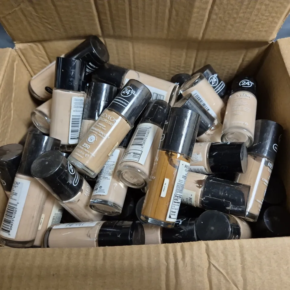 APPROXIMATELY 60 REVLON COLOURSTAY MAKE-UP - ASSORTED SHADES