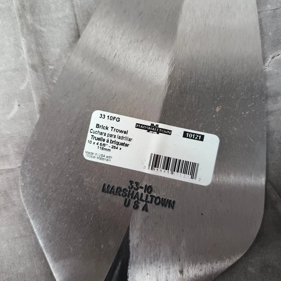 MARSHALLTOWN BRICK TROWEL 33-10 FG – 10 X 4 5/8 IN (254 X 118 MM)