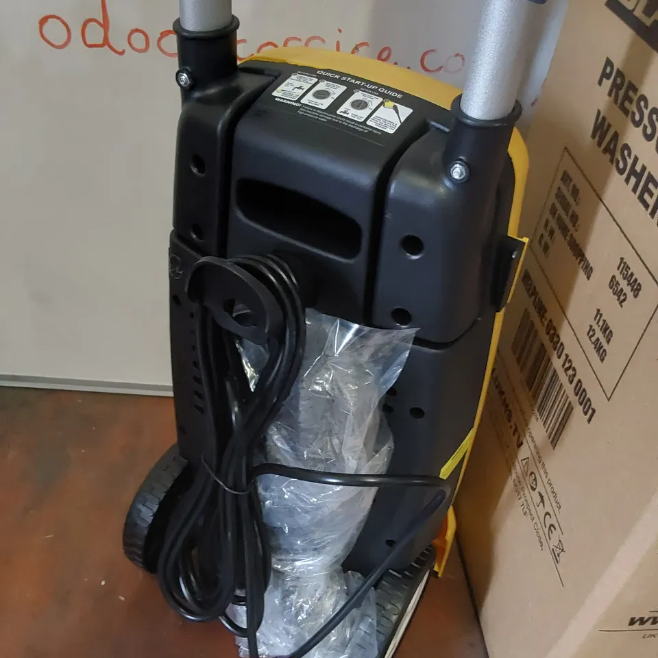 WOLF SUPER BLASTER PRESSURE WASHER WITH ACCESSORIES 