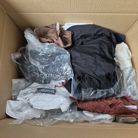 LARGE BOX OF APPROXIMATELY 20 ASSORTED CLOTHING ITEMS IN VARIOUS SIZES, STYLES AND COLOURS