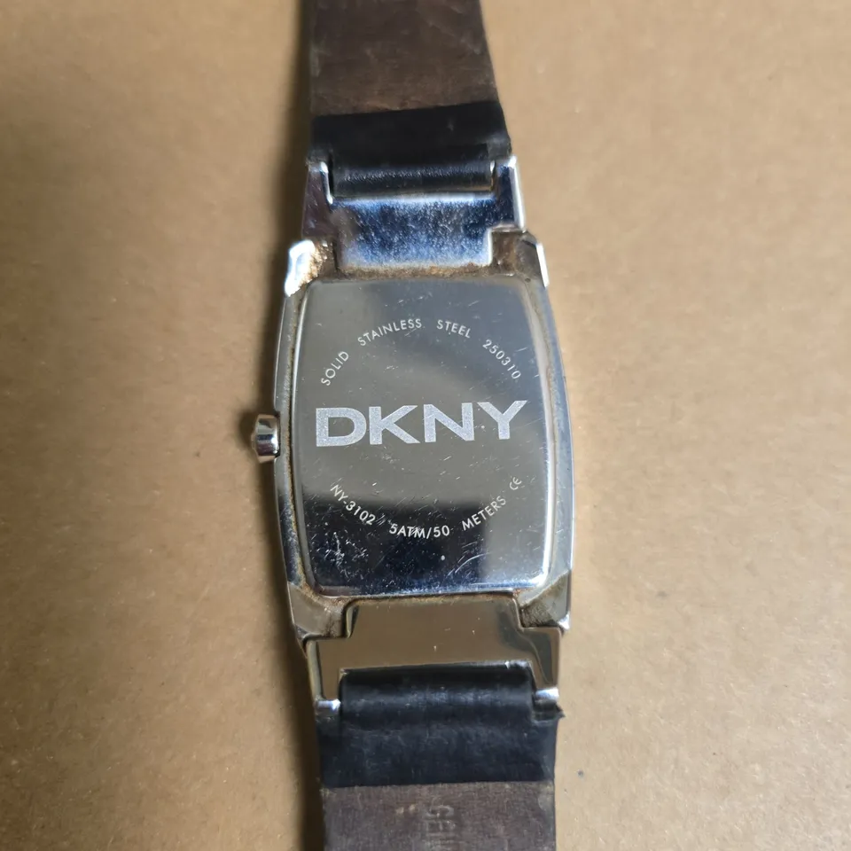 DKNY SOLID STAINLESS STEEL WRISTWATCH WITH BLACK LEATHER STRAP