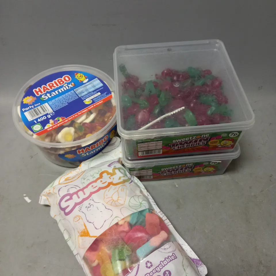 4 X SEALED CANDY PRODUCTS TO INCLUDE HARIBO STARMIX, CHERRIES, SWEETZY ETC 