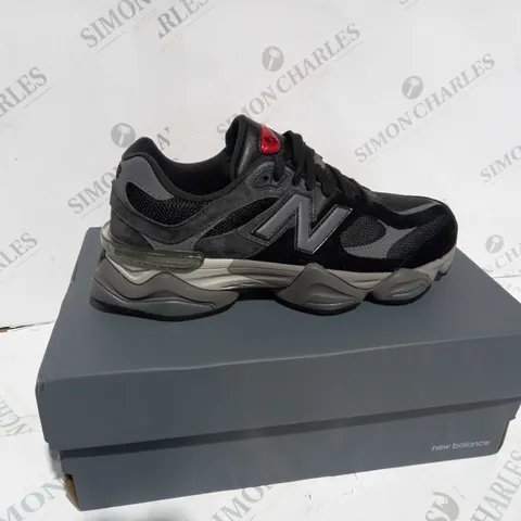 BOXED NEW BALANCE TRAINERS BLACK & GREY - UK SIZE 7.5