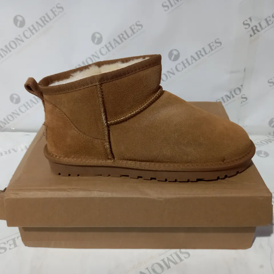 UGG BROWN LOW CUT SIZE 8
