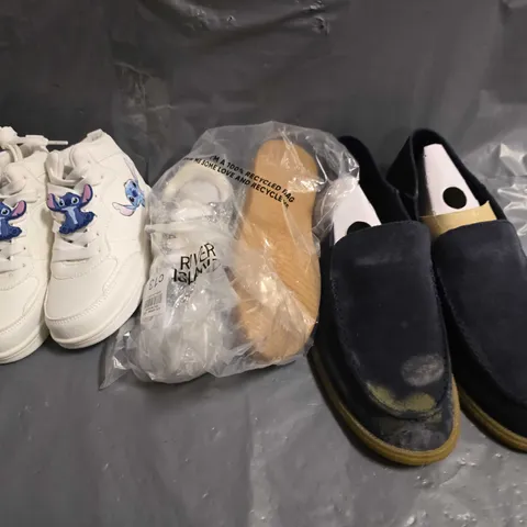 BOX OF APPROXIMATELY 15 PAIRS OF ASSORTED SHOES IN VARIOUS COLOUR, STYLES AND SIZES