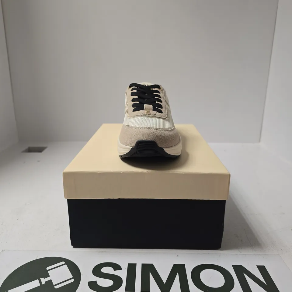 BOXED PAIR OF KG KURT GEIGER TAUPE COMB SNEAKERS SIZE EU 39