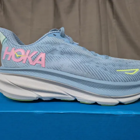 BOXED HOKA CLIFTON WOMENS TRAINERS - SIZE 7