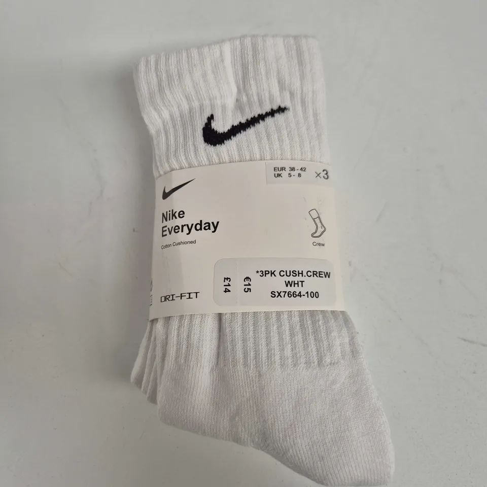 NIKE EVERYDAY COTTON CUSHIONED CREW SOCKS – WHITE, 3-PACK, UK 5–8