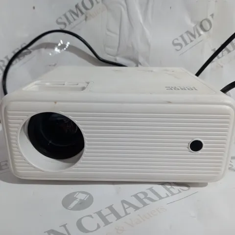 UNBRANDED 1080P PROJECTOR IN WHITE
