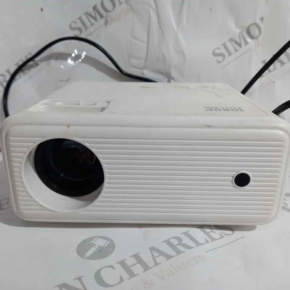 UNBRANDED 1080P PROJECTOR IN WHITE 