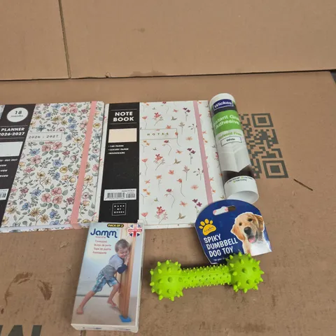 TOTE OF APPROXIMATELY 10 ASSORTED ITEMS INCLUDING MARK MY WORDS NOTE BOOK, JAMM DOORSTOP AND WIKES INSTANT GRAB ADHESIVE