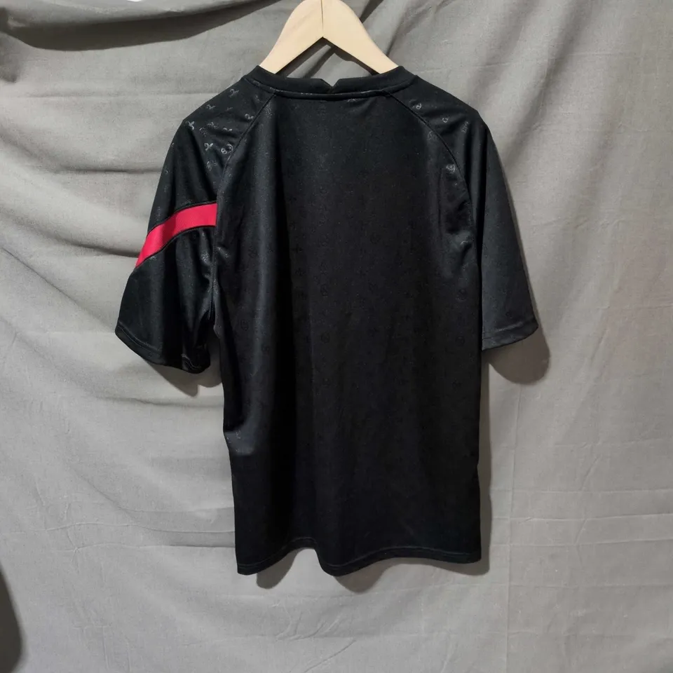 LIVERPOOL FC NIKE DRI-FIT FOOTBALL SHIRT – BLACK WITH RED CREST AND AXA SPONSOR SIZE LARGE
