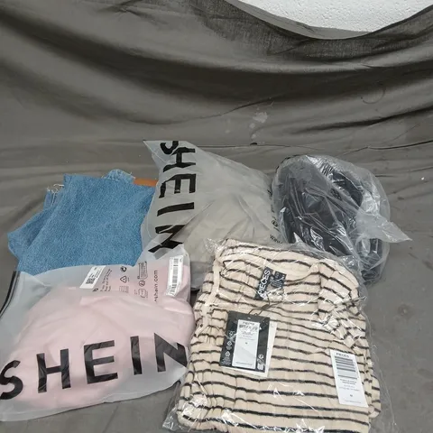 LARGE BOX OF APPROXIMATELY 20 ASSORTED CLOTHING ITEMS IN VARIOUS SIZES, STYLES AND COLOUR