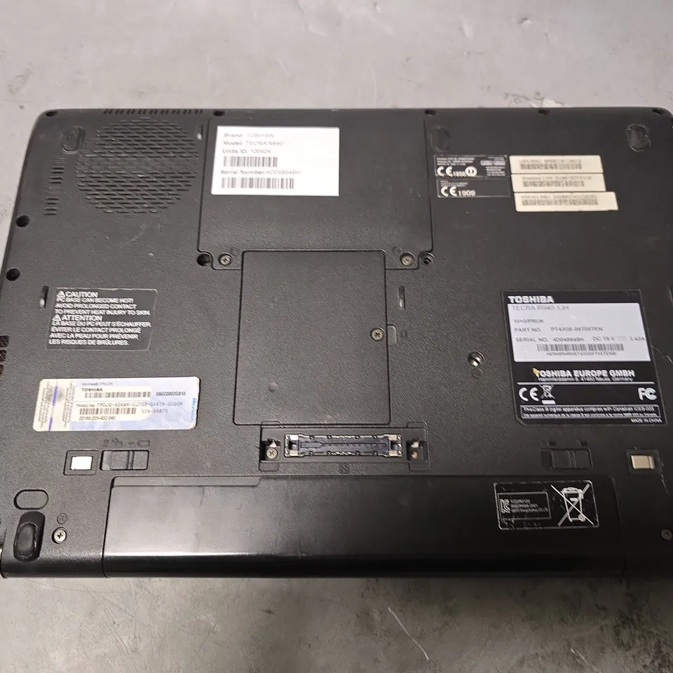TOSHIBA TECRA R940 LAPTOP 