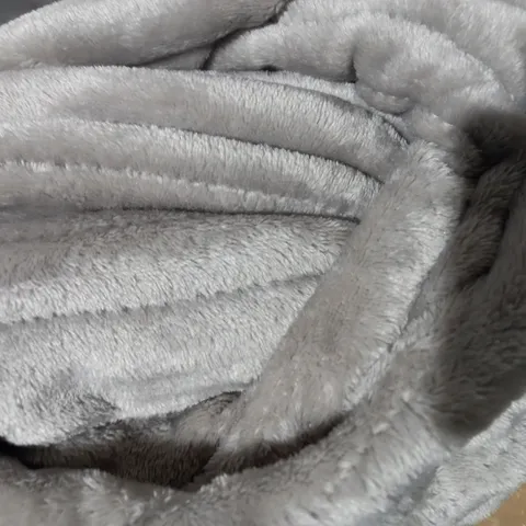 COZEE HOME HEATED PLUSH WASHABLE THROW - SILVER GREY