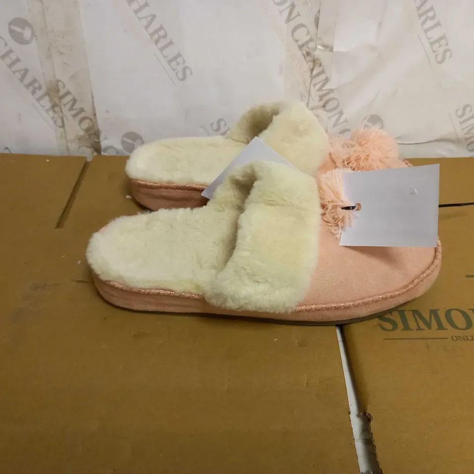 VIONIC GRACE SLIPPERS IN PINK SIZE 6