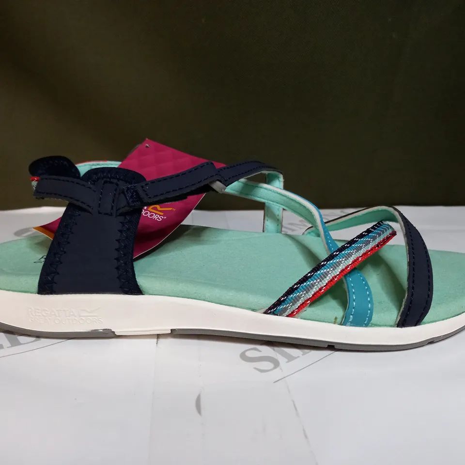 REGATTA LADY SANTA ROMA SANDALS SIZE 6