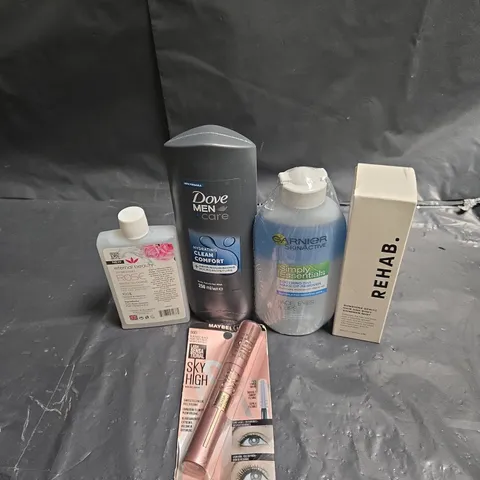 APPROXIMATEY 20 ASSORTED HEALTH AND BEAUTY PRODUCTS TO INCLUDE - REHAB HAIR AND BODY MIST - DOVE MEN BODY WASH AND MAYBELLINE SKY HIGH MASCARA