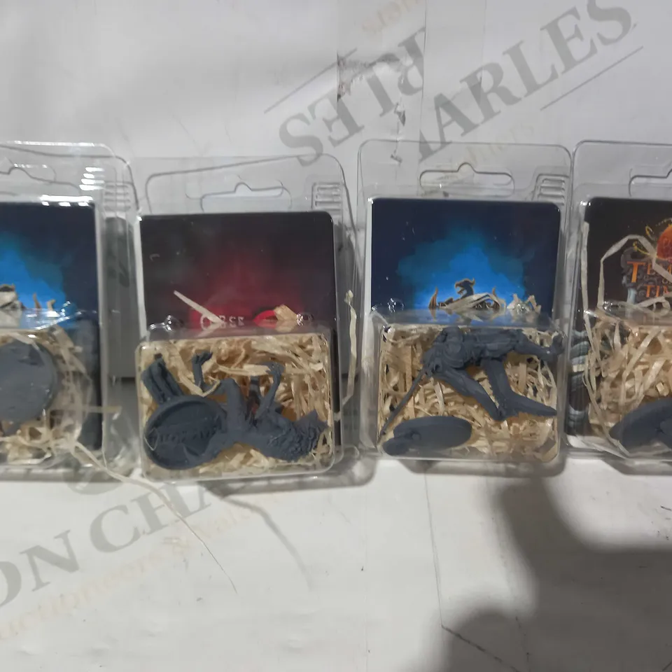 LOT OF APPROXIMATELY 15 ASSORTED TOYS AND GAMES MAINLY CONSISTING OF MAMMOTH FACTORY MINIATURES, ETC
