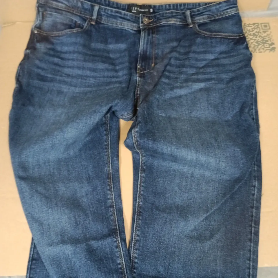 MENS STRAIGHT FIT DENIM JEANS - 42R