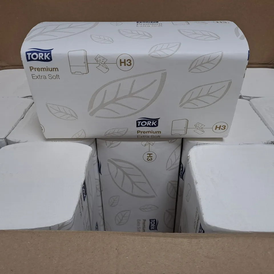 TORK BOXED SET TO INCLUDE 15 PACKS OF EXTRA SOFT SINGLEFOLD HAND TOWELS