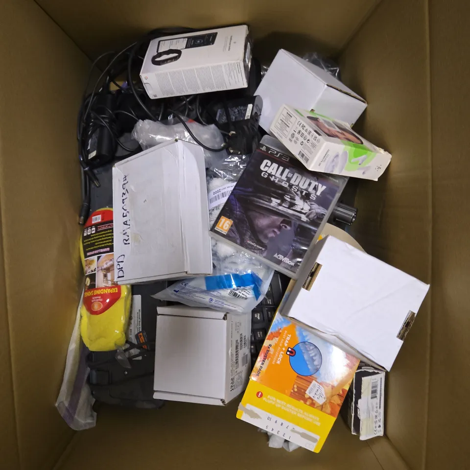 APPROXIMATELY 20 ASSORTED HOUSEHOLD/ELECTRICAL PRODUCTS TO INCLUDE TABLET KEYBOARD, EARPHONES, EXPANDING SPONGE ETC 