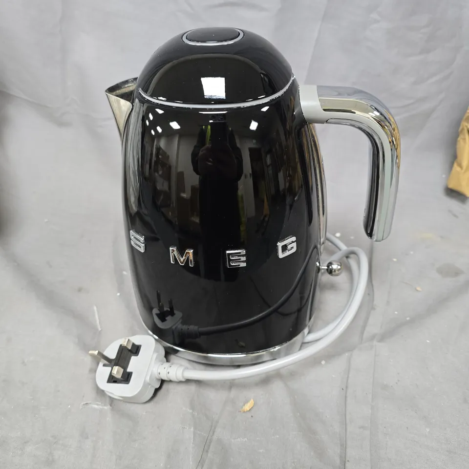 SMEG 50'S STYLE KETTLE - BLACK