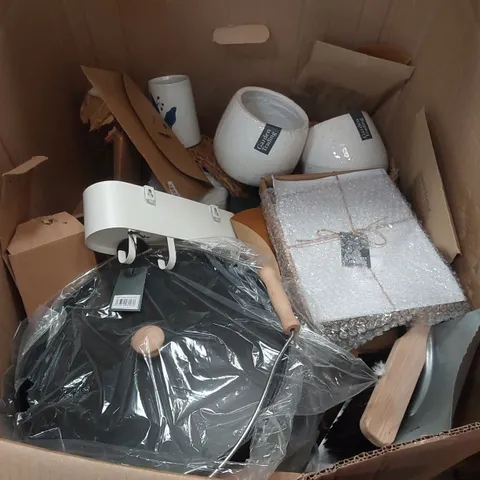 BOX CONTAINING A LARGE ASSORTMENT OF CONSUMER PRODUCTS INCLUDING: POTS, ASH BUCKET, BRUSH, SLATE PLACEMATS, KEY STORAGE HOOKS ECT