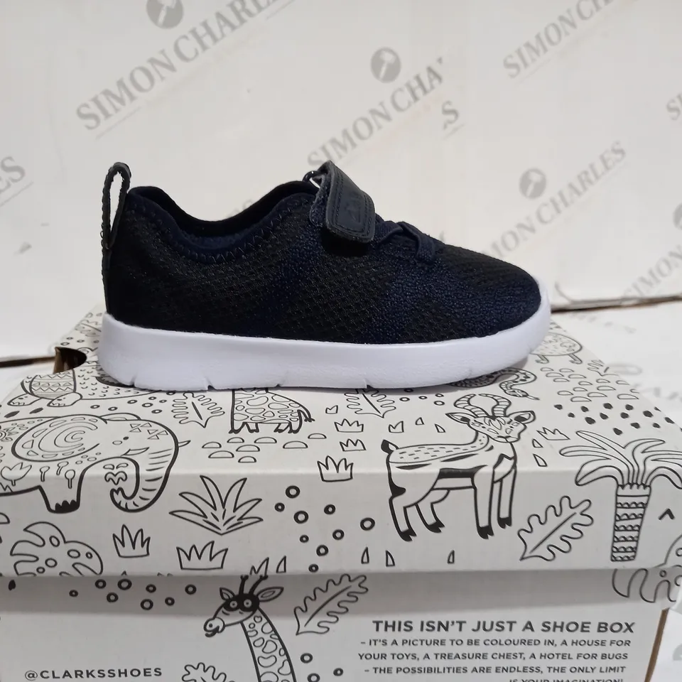 BOXED CLARKS ATH FLUX T NAVY SIZE - UK 6 CHILDREN 