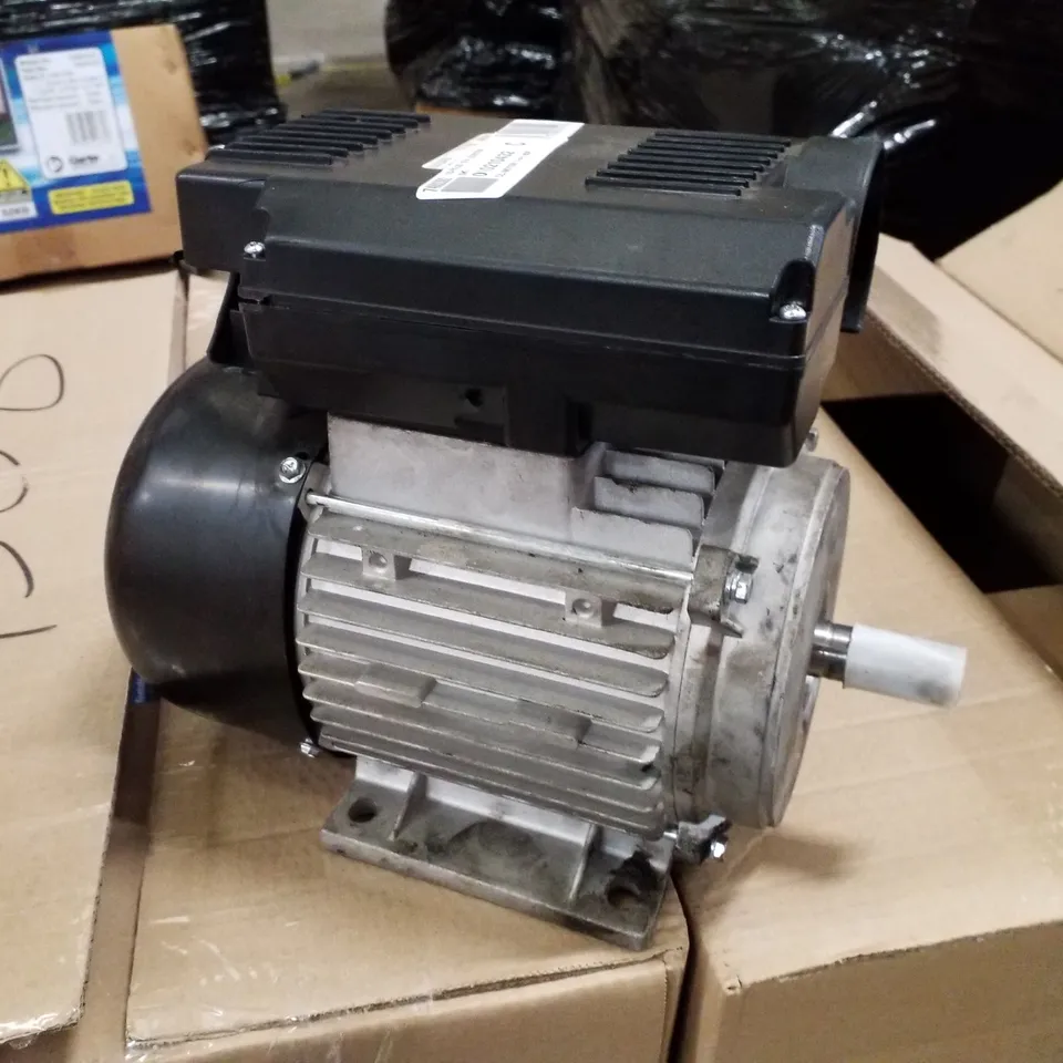 CLARKE 1HP SINGLE PHASE 4-POLE MOTOR (230V)