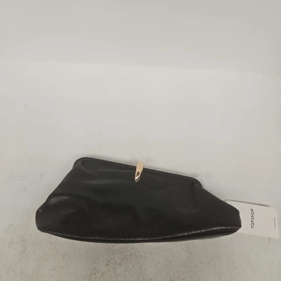 TOPSHOP CARLIE CLUTCH WITH HARDWARE – BLACK, ONE SIZE