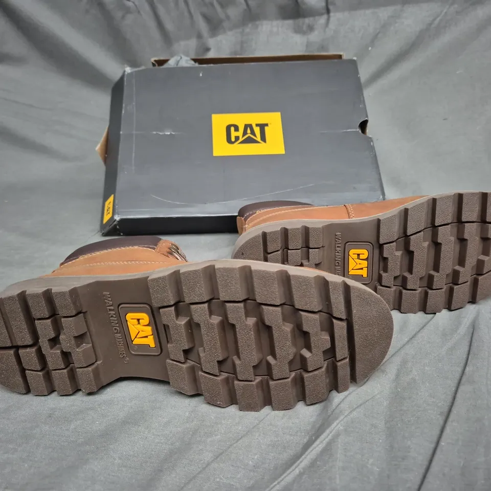 BOXED PAIR OF CAT COLORADO 2.0 DARK BEIGE UK 10 MENS 