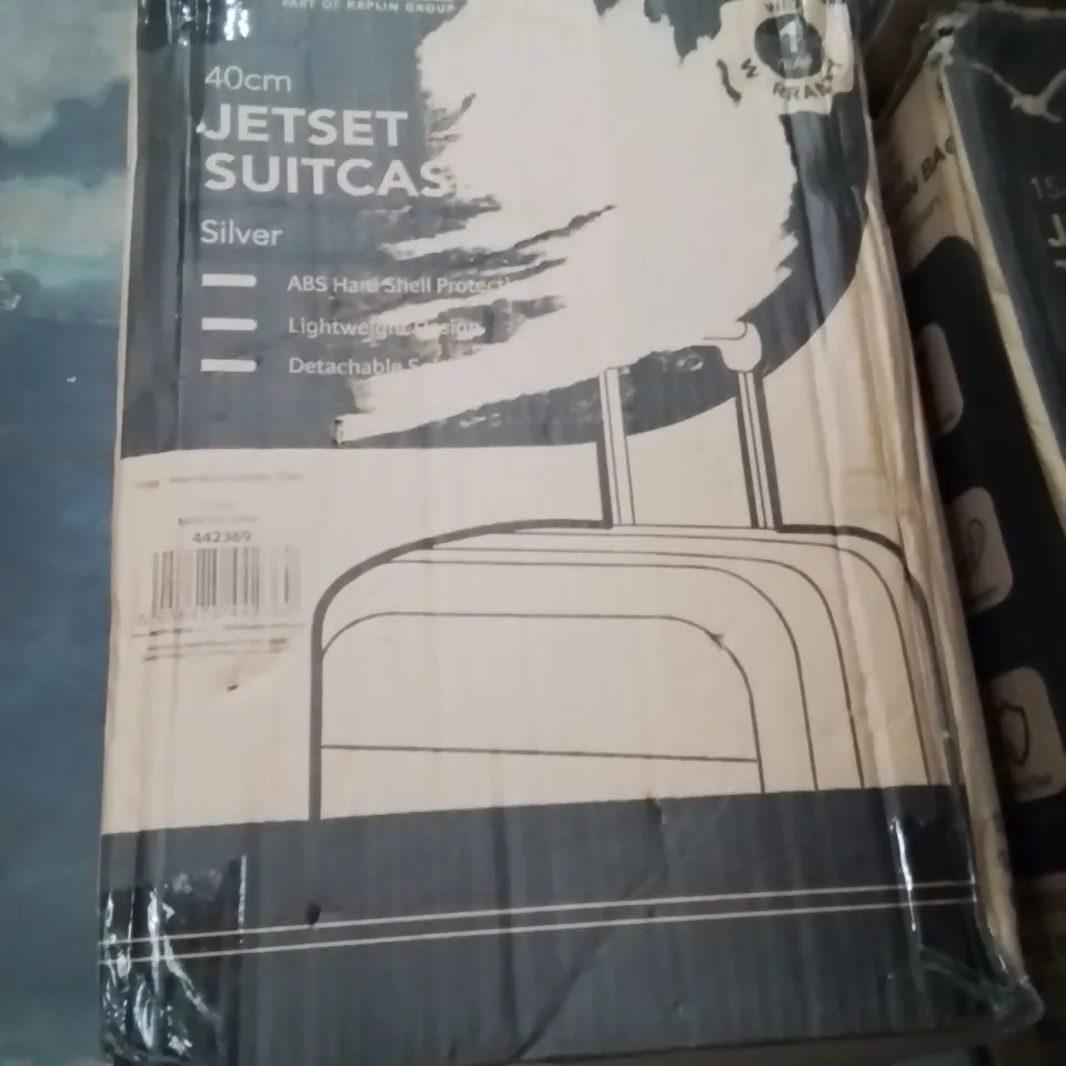 BOXED LUGG 40CM JETSET SUITCASE SILVER