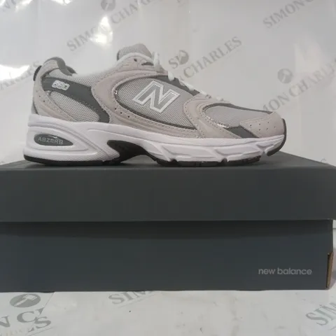 BOXED PAIR OF NEW BALANCE TRAINERS IN GREY UK SIZE 4.5