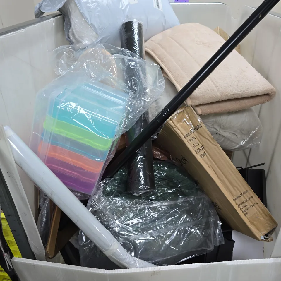 CAGE OF APPROXIMATELY 20 ASSORTED HOUSEHOLD PRODUCTS TO INCLUDE STORAGE BOXES, WALLPAPER, HOME DECOR ETC - COLLECTION ONLY 