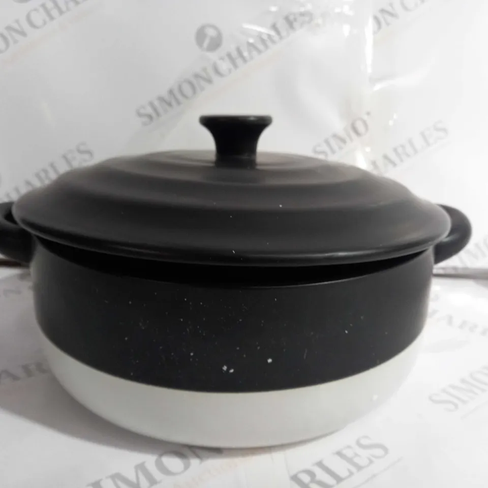 BUNDLEBERRY BY AMANDA HOLDEN PORCELAIN MEDIUM AND SMALL CASSEROLE DISH SET - BLACK & WHITE