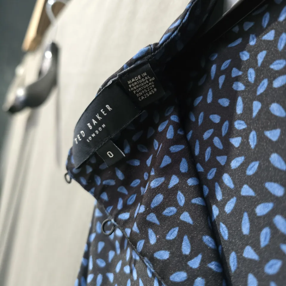 TED BAKER LONDON BLUE PATTERN SLEEVELESS MAXI DRESS (UK 4 / US 0)